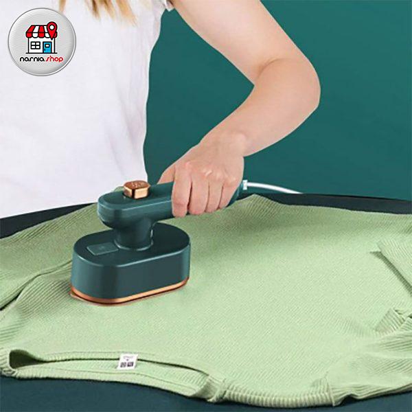 اتو لباس بخار داره ایستاده اتو لباس بخار داره ایستاده