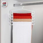 آویز شال داخل کمد بست